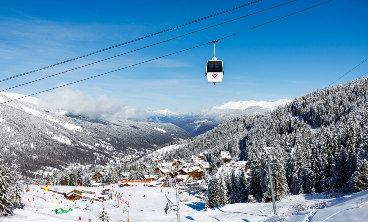 Skiing holiday for beginners - buying a ski pass