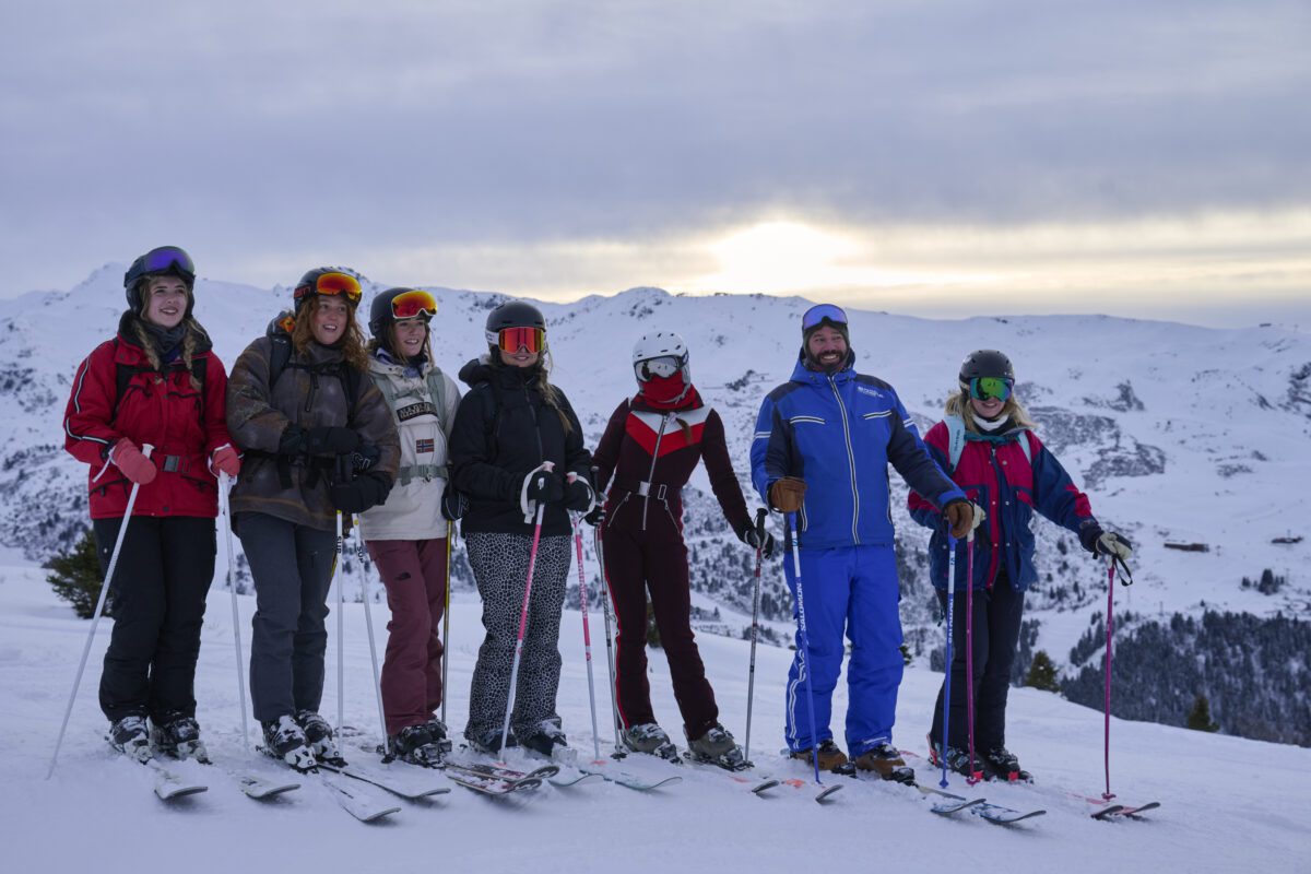 Group off piste skiing in Meribel guided by Parallel lines