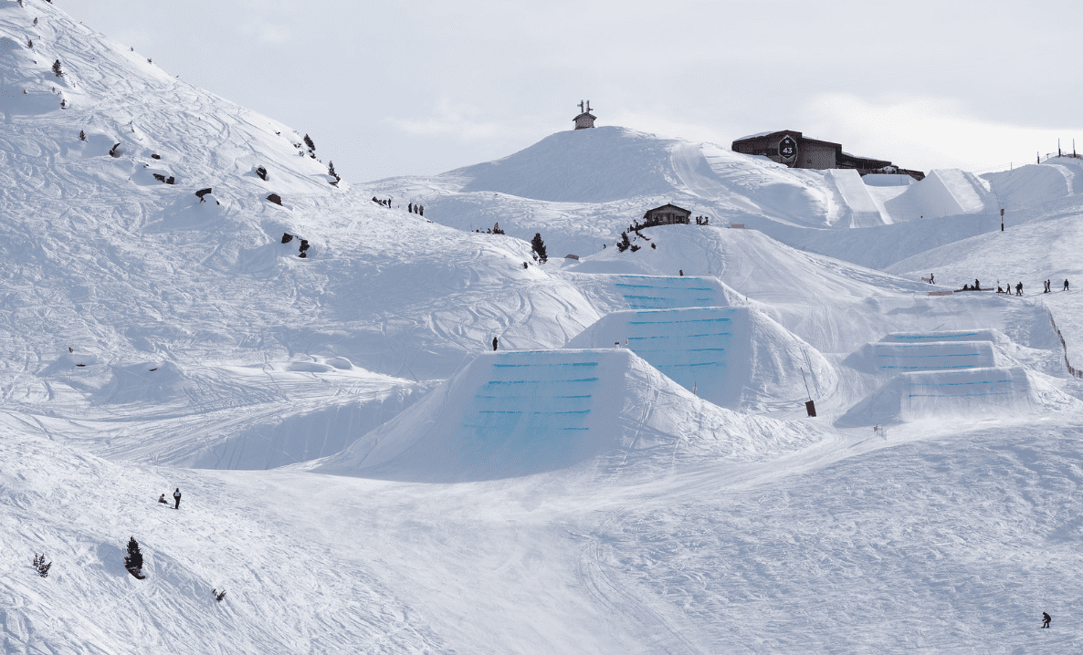 Snowboarding in Meribel